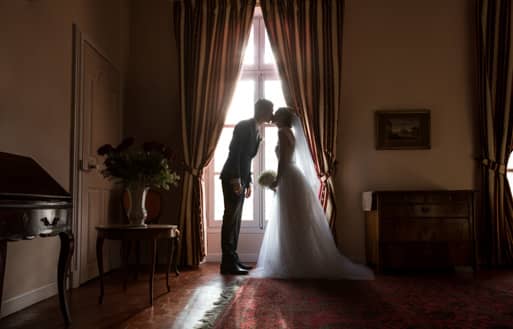 photographe-mariage Le photographe avec le couple