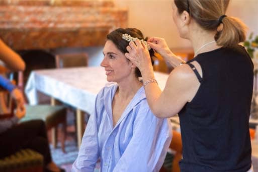 préparatif-emilie La mariée se coiffe