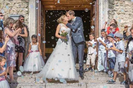 A la sortie de la cérémonie religieuse