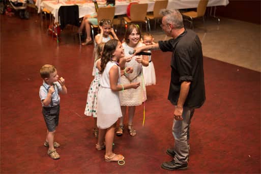 enfants Lanou amuse les enfants