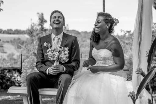 C'est le marié qui tiens le bouquet pour une fois