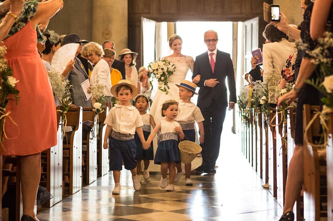 enfants-honneur Les enfants d'honneur ouvrent la marche