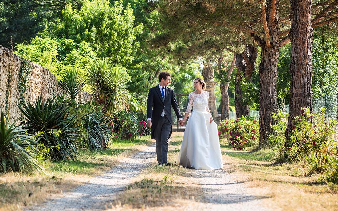 la-marche-vers-le-domaine Photo du mariage au domaine