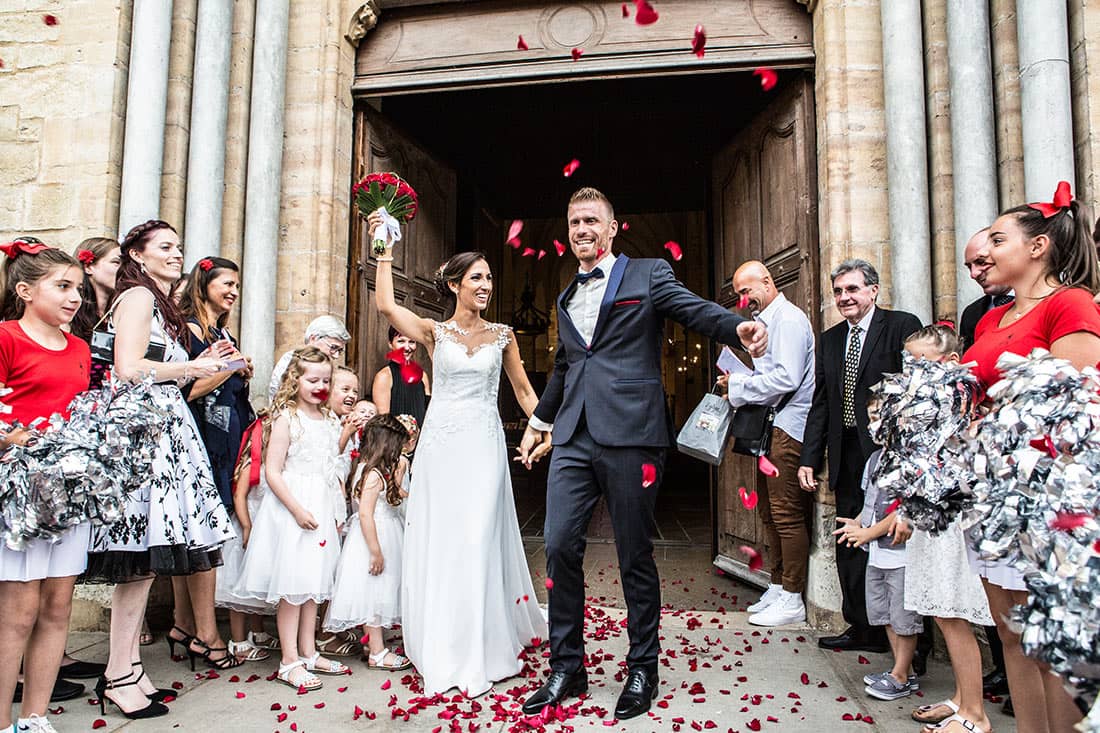 Des applaudissements après l'église