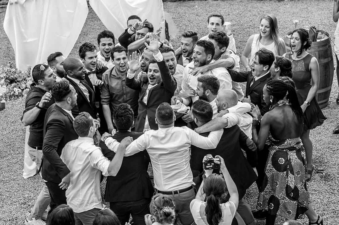 Thibault est encerclé !