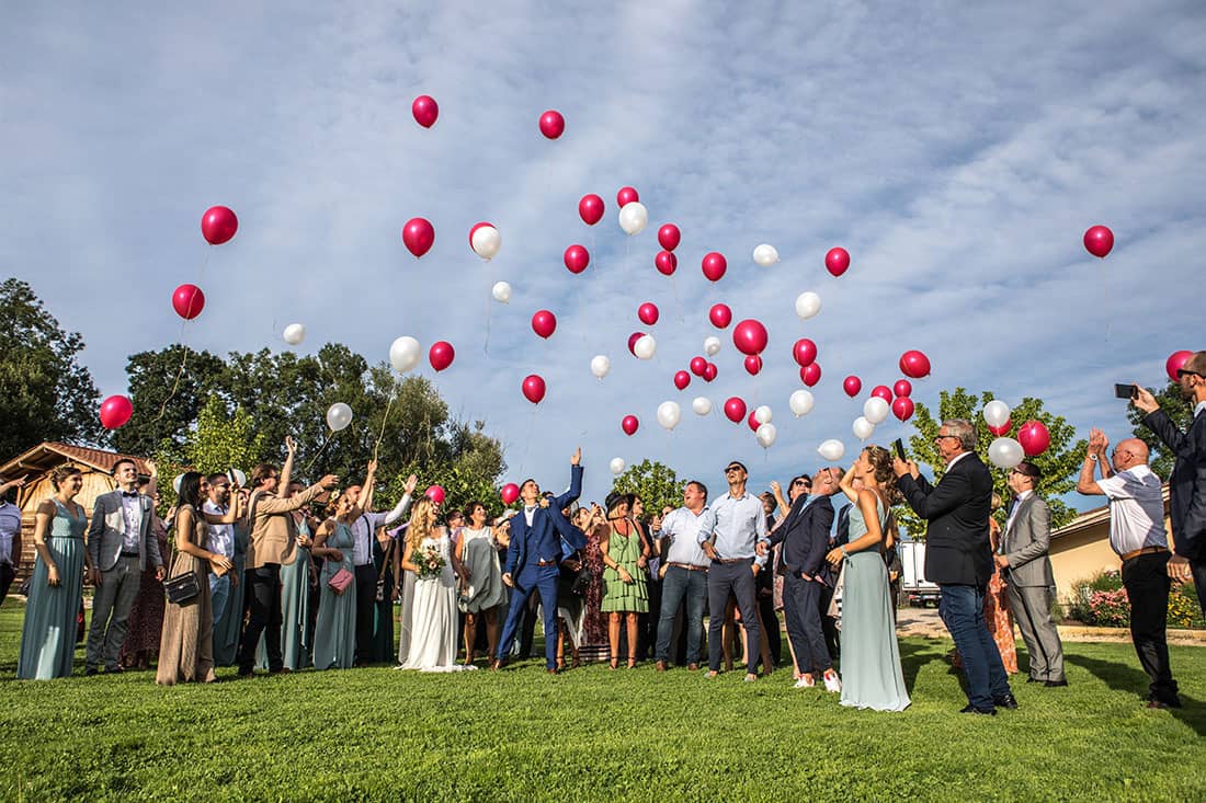 Ballons rouges et blancs