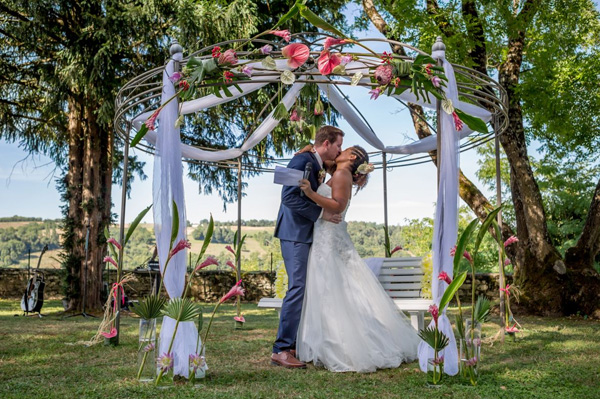 Le discours de la cérémonie de mariage en extérieur