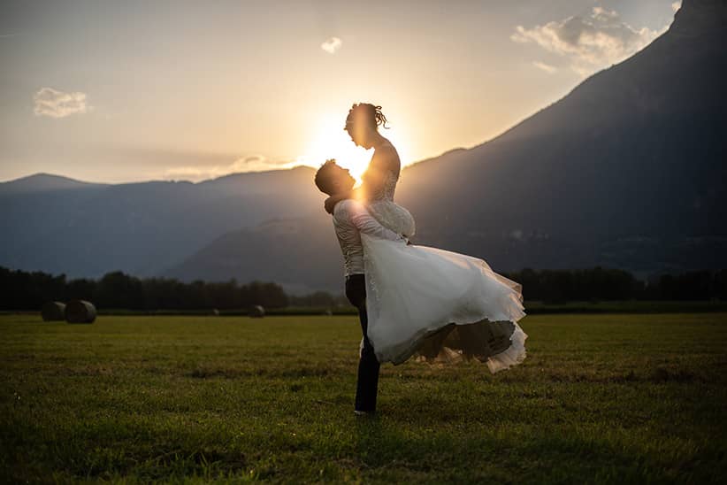 Une séance photo de couple des mariés